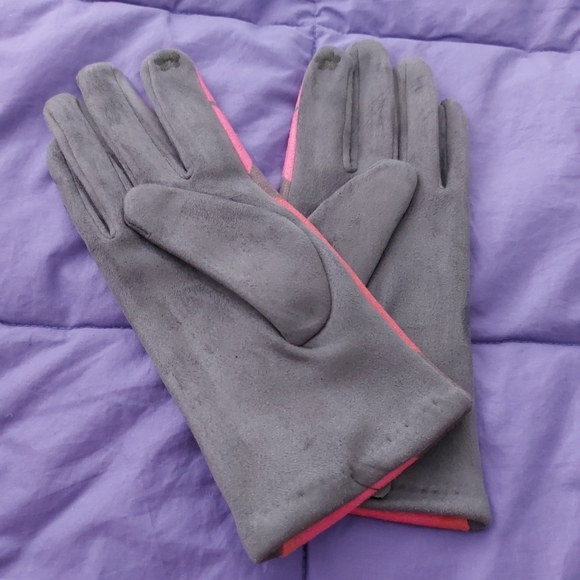 Sueded Gloves - Picture 2 of 6